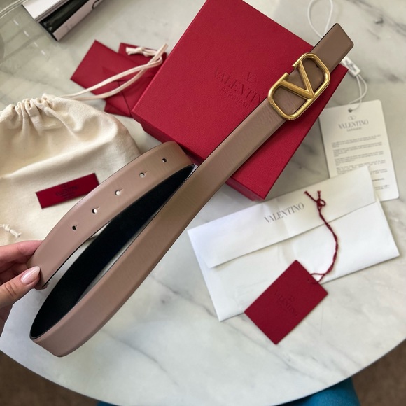 Valentino reversible belt size 80 medium width - Picture 7 of 14